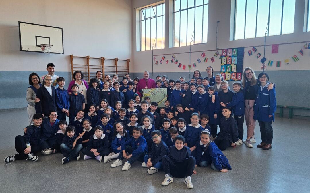 Nella solennità dell’Annunciazione, la scuola accoglie il nuovo Vescovo